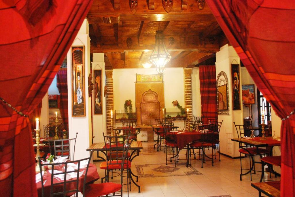 Caverne D'Ali Baba Эс-Сувейра Экстерьер фото